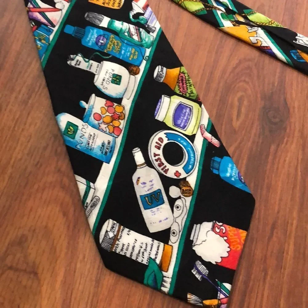 Vintage 1991 Nicole Miller shaving toothpaste toiletry cabinet first aid tie